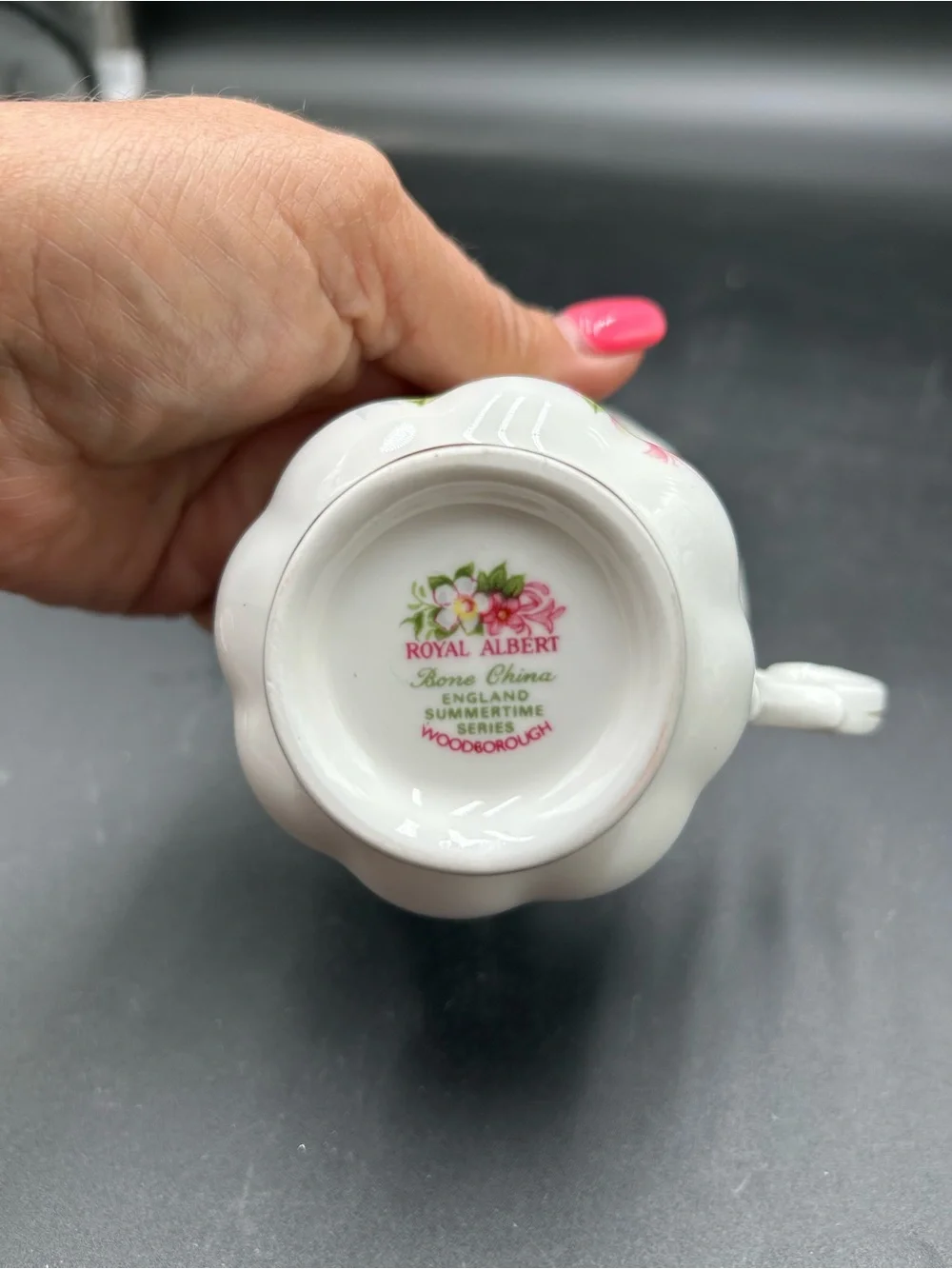 Royal Albert woodborough bone China Teacup- White Multicolor Flowers